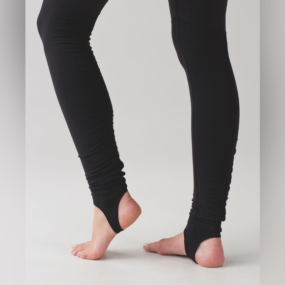 ➰ Lululemon Wunder Under Stirrup Leggings~Women’s 4~Black~High-Rise~Ruched Legs - Picture 5 of 10